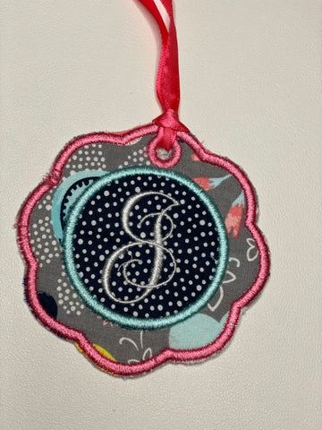 Monogrammed Bag Tag - Round Scalloped